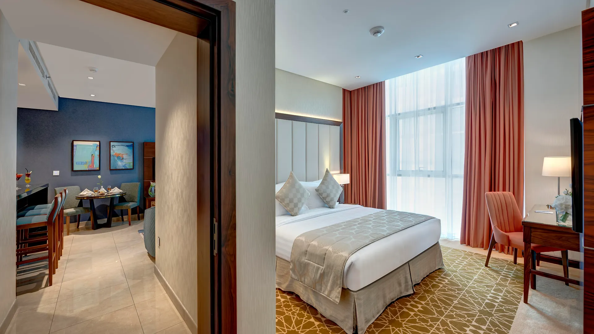 Royal Continental Suites Dubai 4*,
